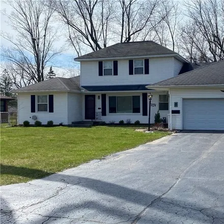 Buy this 3 bed house on 479 Fairway Road in Findlay, OH 45840