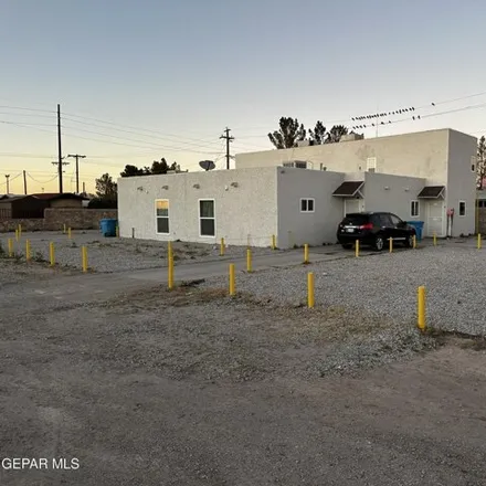 Image 1 - 11419 Datsun Drive, Friedman Estates Number 2 Colonia, Socorro, TX 79927, USA - House for sale