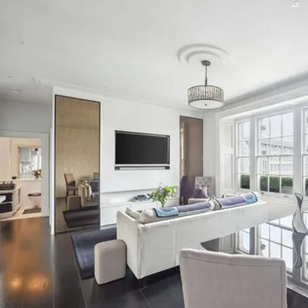 Image 3 - Grosvenor Gardens, London, SW1W 0AE, United Kingdom - Apartment for sale