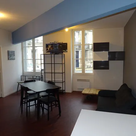 Image 2 - 10 Cité de Nantes, 33000 Bordeaux, France - Apartment for rent