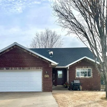 Buy this 3 bed house on 3rd Avenue Court Northwest in Rice, Benton County