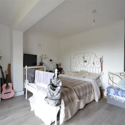 Image 9 - The Valley, Winchester, SO22 4DH, United Kingdom - Apartment for rent