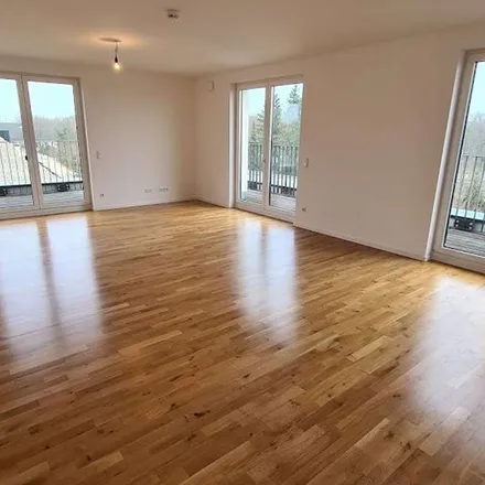 Rent this 3 bed apartment on Röbellweg 8 in 13125 Berlin, Germany