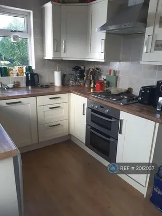 Image 3 - Willowhale Avenue, Rose Green, PO21 4BG, United Kingdom - House for rent