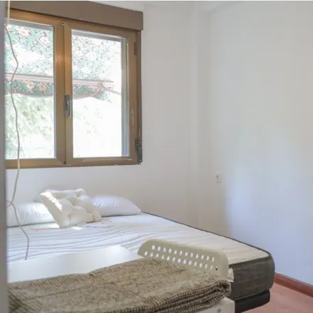 Rent this 5 bed room on Madrid in Colegio Público San Juan Bosco, Calle de Santa Irene