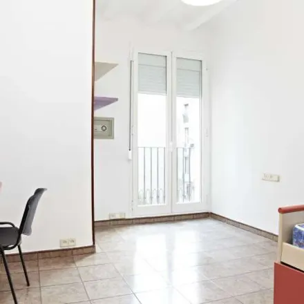 Rent this 4 bed apartment on Carrer d'Espolsa-sacs in 2, 08010 Barcelona