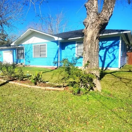 Buy this 4 bed house on 904 North Wharton Street in El Campo, TX 77437