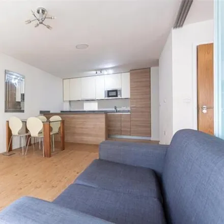 Image 4 - Ascent House, Boulevard Drive, London, NW9 5HF, United Kingdom - Apartment for sale