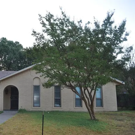 Buy this 3 bed house on 133 Chieftain Drive in Waxahachie, TX 75165