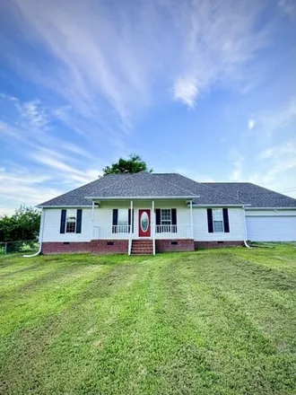 Buy this 3 bed house on 15 Parkview Dr in Fayetteville, Tennessee
