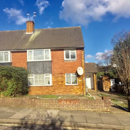 Rent this 2 bed apartment on 29 Gerrards Close in Oakwood, London
