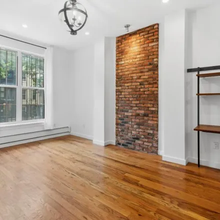 Image 3 - 77 Cooper Street, New York, NY 11207, USA - Townhouse for rent