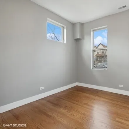 Image 8 - 3659 West Shakespeare Avenue, Chicago, IL 60647, USA - House for rent