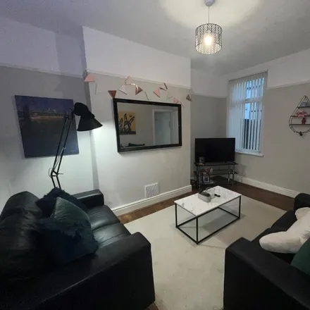 Rent this 3 bed townhouse on Gwenfron Road in Liverpool, L6 9AL