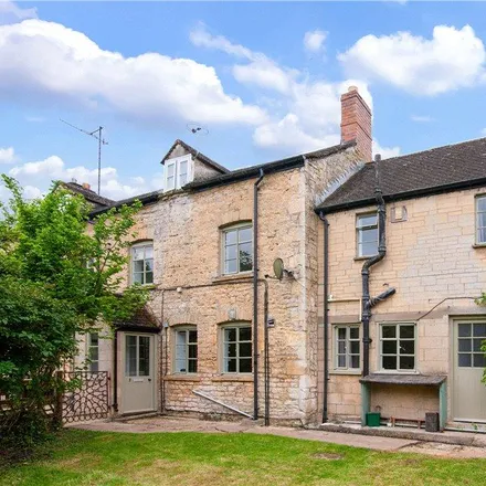 Rent this 4 bed duplex on Banbury and Cheltenham Direct Railway in Cotswold District, GL54 3BZ