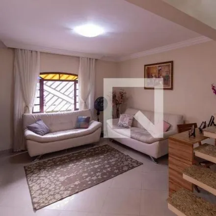 Rent this 3 bed house on Rua Maria Pais de Barros in Cidade Ademar, São Paulo - SP