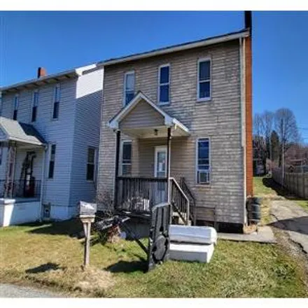 Buy this 3 bed house on 618 Railroad Street in Derry, PA 15627