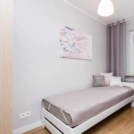 Rent this 1 bed room on Domaniewska 17/19 in 02-672 Warsaw, Poland