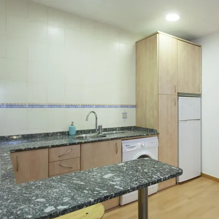 Image 7 - Carrer d'Alcanar, 08001 Barcelona, Spain - Apartment for rent