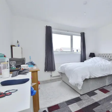 Image 4 - 26 Devenay Road, London, E15 4AY, United Kingdom - House for rent