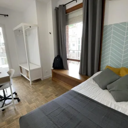 Rent this 7 bed room on Passeig de Manuel Girona in 58, 08034 Barcelona
