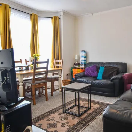 Image 4 - 32 Marshall Road, Cambridge, CB1 7TY, United Kingdom - Room for rent