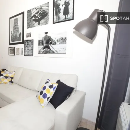 Rent this studio apartment on BiciMAD in Plaza de la Cebada, 28005 Madrid