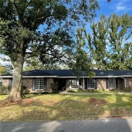 Rent this 3 bed house on 230 River Oaks Drive in Luling, St. Charles Parish