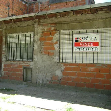 Buy this studio house on Diagonal 180 - Sargento Primero Cisneros 4014 in Villa Godoy Cruz, 1655 José León Suárez