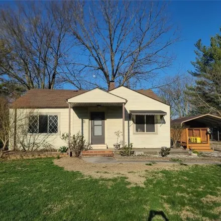 Buy this 2 bed house on 5 Maple Drive in Oak Hills, Saint Clair County