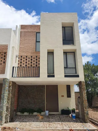 Buy this studio house on Circuito UNAM in Delegaciön Santa Rosa Jáuregui, 76100 Juriquilla
