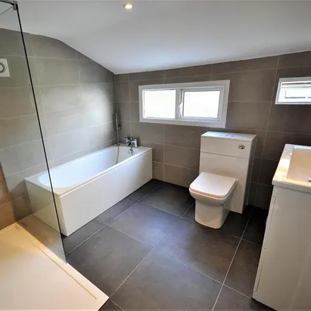 Image 3 - Lady's Close, Watford, WD18 0WA, United Kingdom - Townhouse for rent