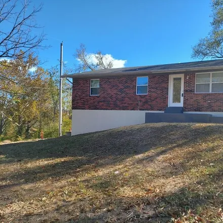 Buy this 3 bed house on 1101 South 5th Street in De Soto, Jefferson County