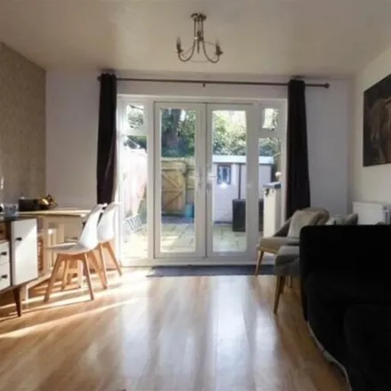 Image 4 - Whiteway Close, Bristol, BS4 4DQ, United Kingdom - Townhouse for sale