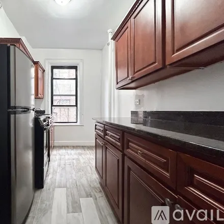 Rent this 3 bed apartment on Broadway