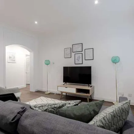 Rent this 3 bed apartment on 27-35 Mortimer Street in East Marylebone, London
