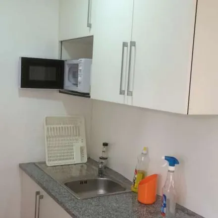 Rent this 5 bed apartment on Escola Básica do 1º Ciclo de Montes Claros in Rua Virgílio Correia, 3000-413 Coimbra