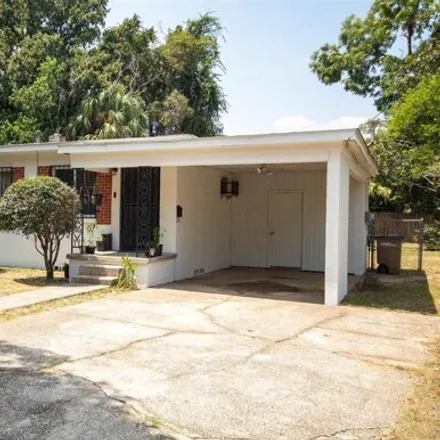 Buy this 3 bed house on 3611 North 12th Avenue in Pensacola, FL 32503