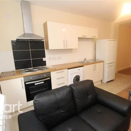 Rent this studio apartment on 93 Humberstone Gate in Leicester, LE1 1WB