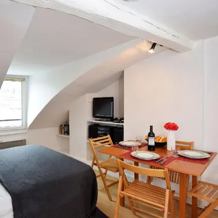 Image 4 - 169 Rue Montmartre, 75002 Paris, France - Apartment for rent