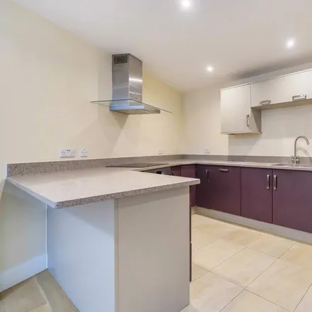Rent this 2 bed apartment on Milton Road in Wokingham, RG40 1DB
