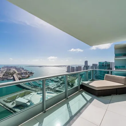 Buy this 3 bed condo on 900 Biscayne Bay in Northeast 9th Street, Miami