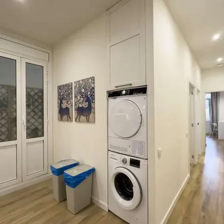 Rent this 7 bed apartment on Pak Pita Kebab in Carrer de Sant Antoni Abat, 36