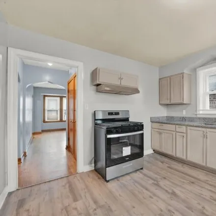 Image 3 - 5204 South Kilbourn Avenue, Chicago, IL 60632, USA - House for sale