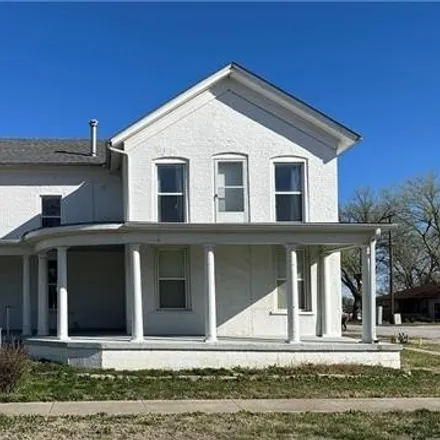 Image 4 - 145 North 6th Street, Humboldt, Allen County, KS 66748, USA - House for sale