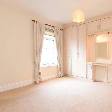 Image 3 - Russell Street, Harrogate, HG2 8DJ, United Kingdom - Townhouse for rent