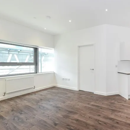 Rent this 1 bed apartment on Delta Point in 35 Wellesley Road, London