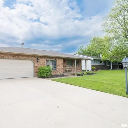 Buy this 3 bed house on 1918 Brentwood Drive in Washington, IL 61571