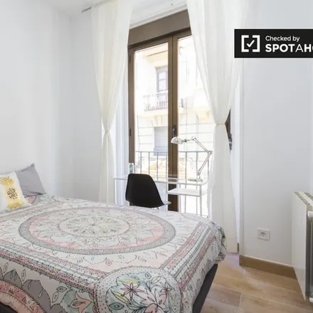 Rent this 5 bed room on Madrid in Calle de Santa Isabel, 34