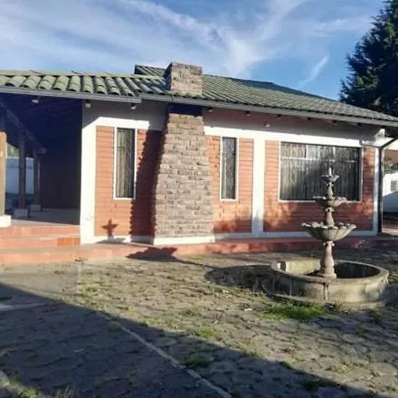 Rent this 6 bed house on Vía Amaguaña Sangolquí in 170807, Sangolquí